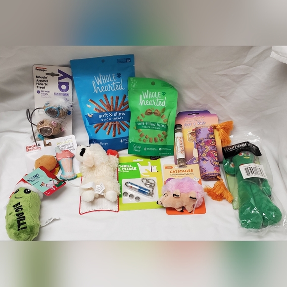 2/$40 Christmas kitty and canine bundle all NIP/NWT - Picture 1 of 12